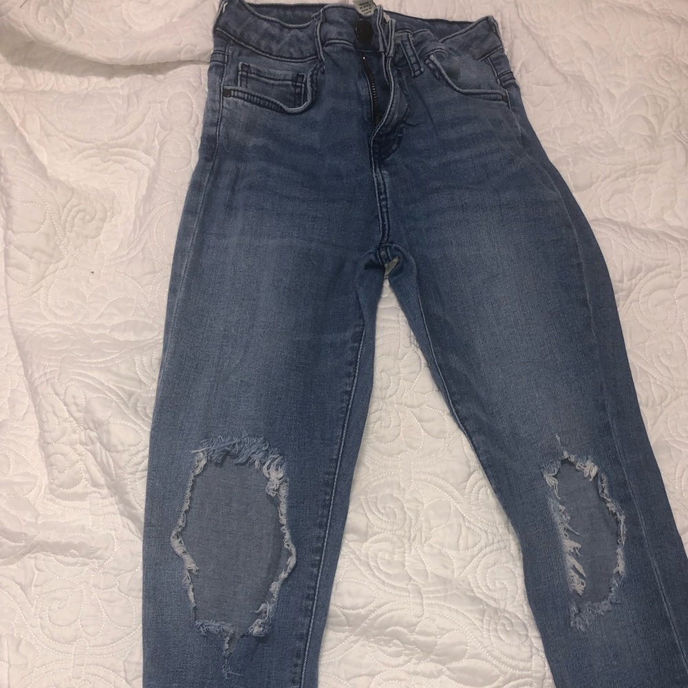 Forever 21 distressed jeans